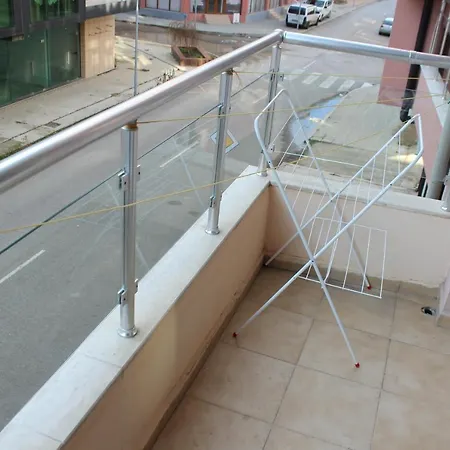 лаура Apartament